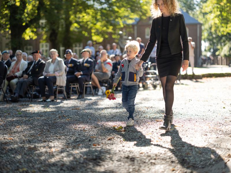 ../public/images/images/fotos/2023/Op Vleugels Der Vrijheid - 24 sept 2023 - 180.jpg